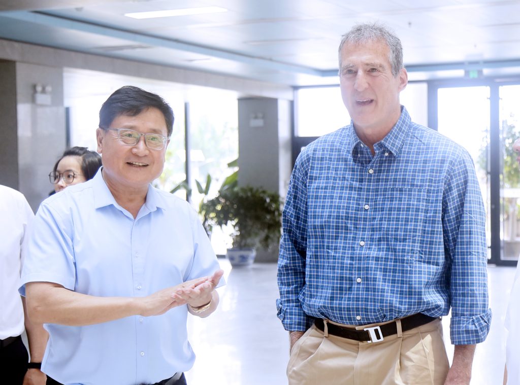 China Cancer Hospital hires Nobel laureate Professor  CraigC.Melloas Chief Scientist